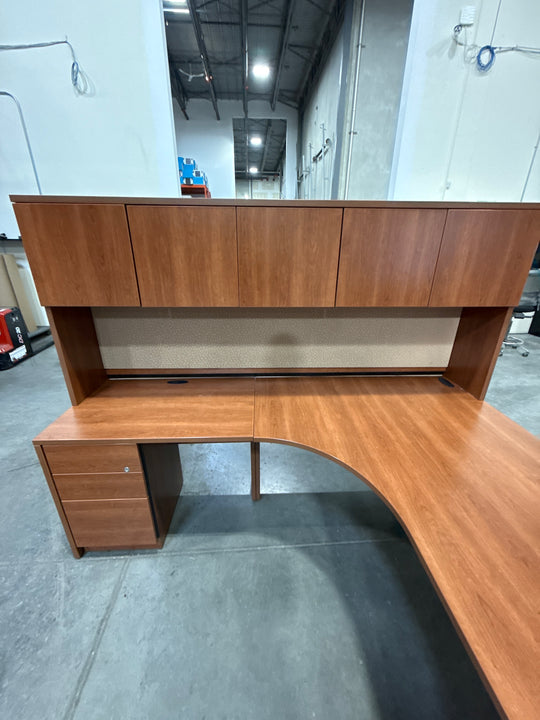 L-Shape Desk w/Hutch and 2 BBF Peds