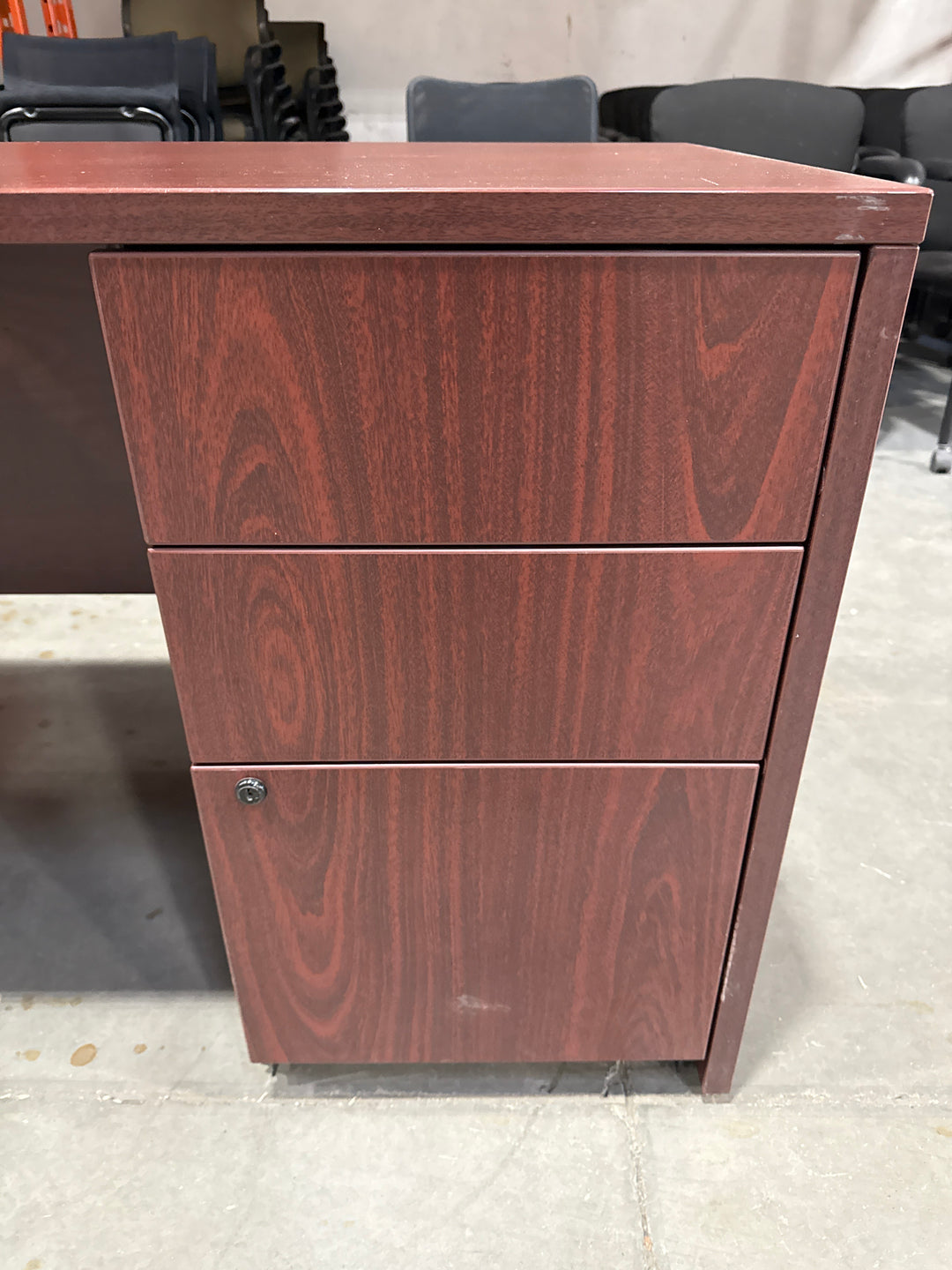 6' Straight Desk w/BBF Ped