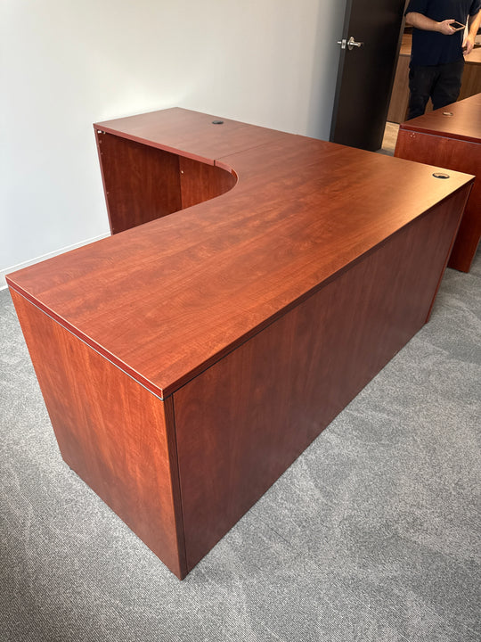 L-Shape Desk w/BBF Ped
