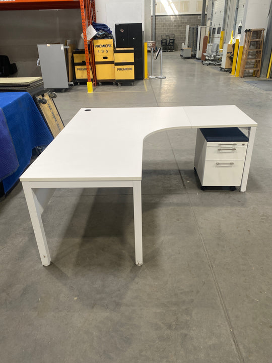L-Shape Desk w/Mobile BF Ped