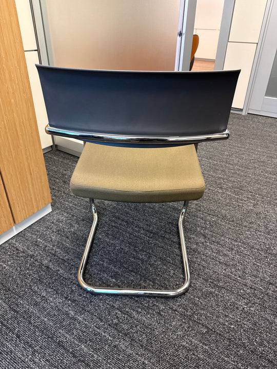 Knoll Sled Base Stacking Guest Chair