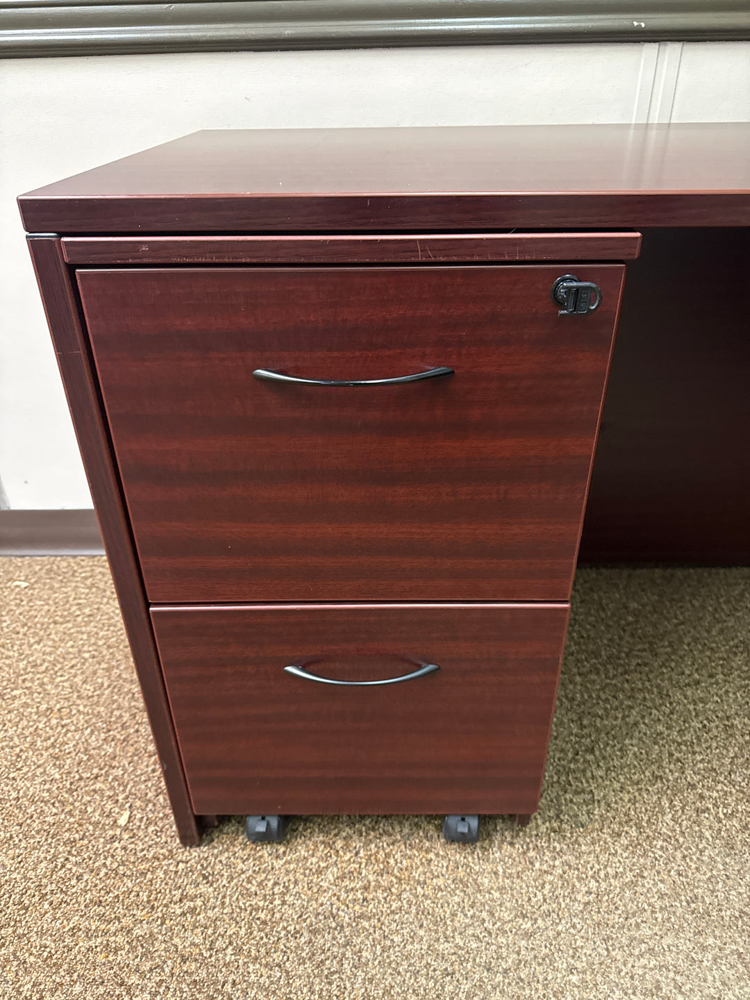 L-Shape Desk w/Hutch, BBF and FF Peds