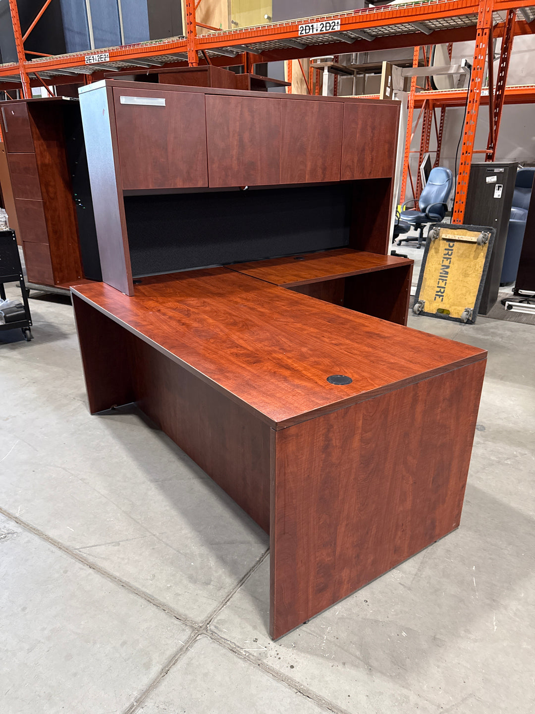 L-Shape Desk w/Hutch, BBF Ped
