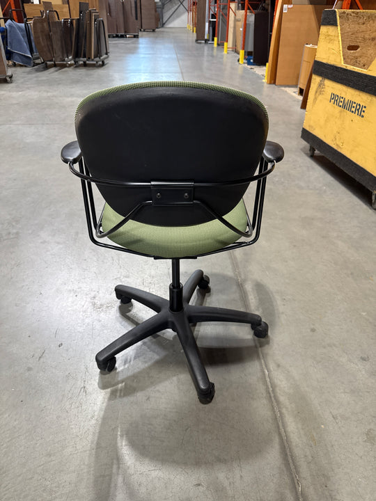Steelcase Uno Meeting Chair