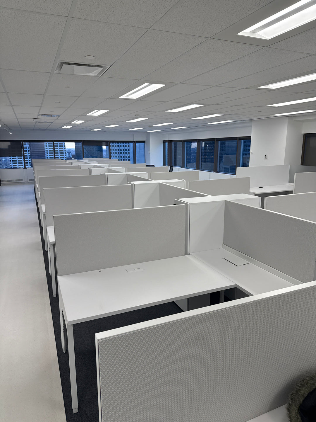6' x 6' L-Shape Workstation w/BBF Ped, Wardrobe
