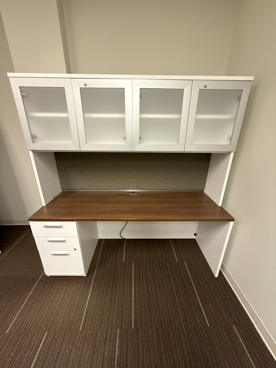 6' Straight Desk w/Hutch, BBF Ped