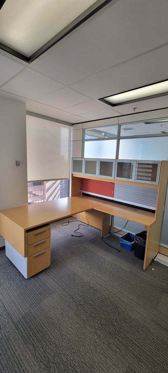 Teknion L-Shape Desk w/Hutch, Surface Power and BBF Ped
