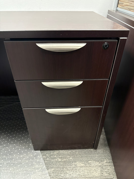 L-Shape Desk w/BBF Ped