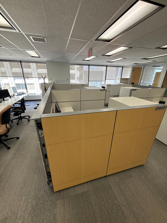Teknion 6' x 6' L-Shape Workstation w/Storage Tower