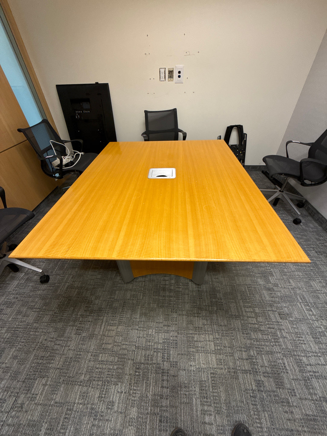 5’ Rectangle Boardroom Table w/Electrical
