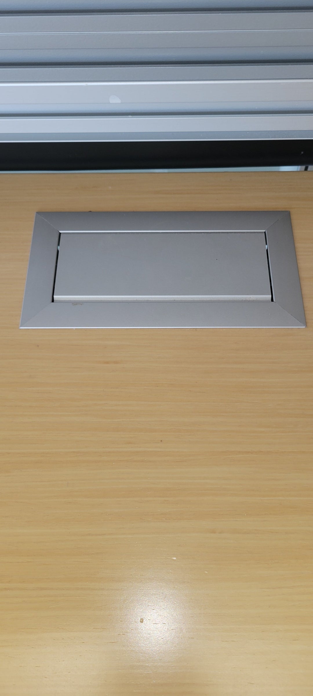 Teknion L-Shape Desk w/Hutch, Surface Power and BBF Ped