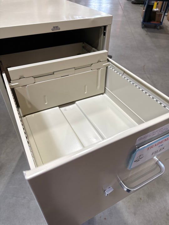 Hon Metal 4-High Vertical File Cabinet (No Hanging Bar)