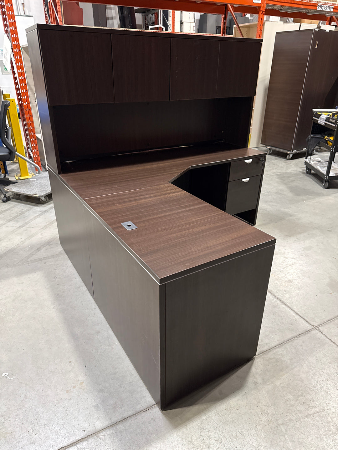 L-Shape Desk w/Hutch, BF Ped