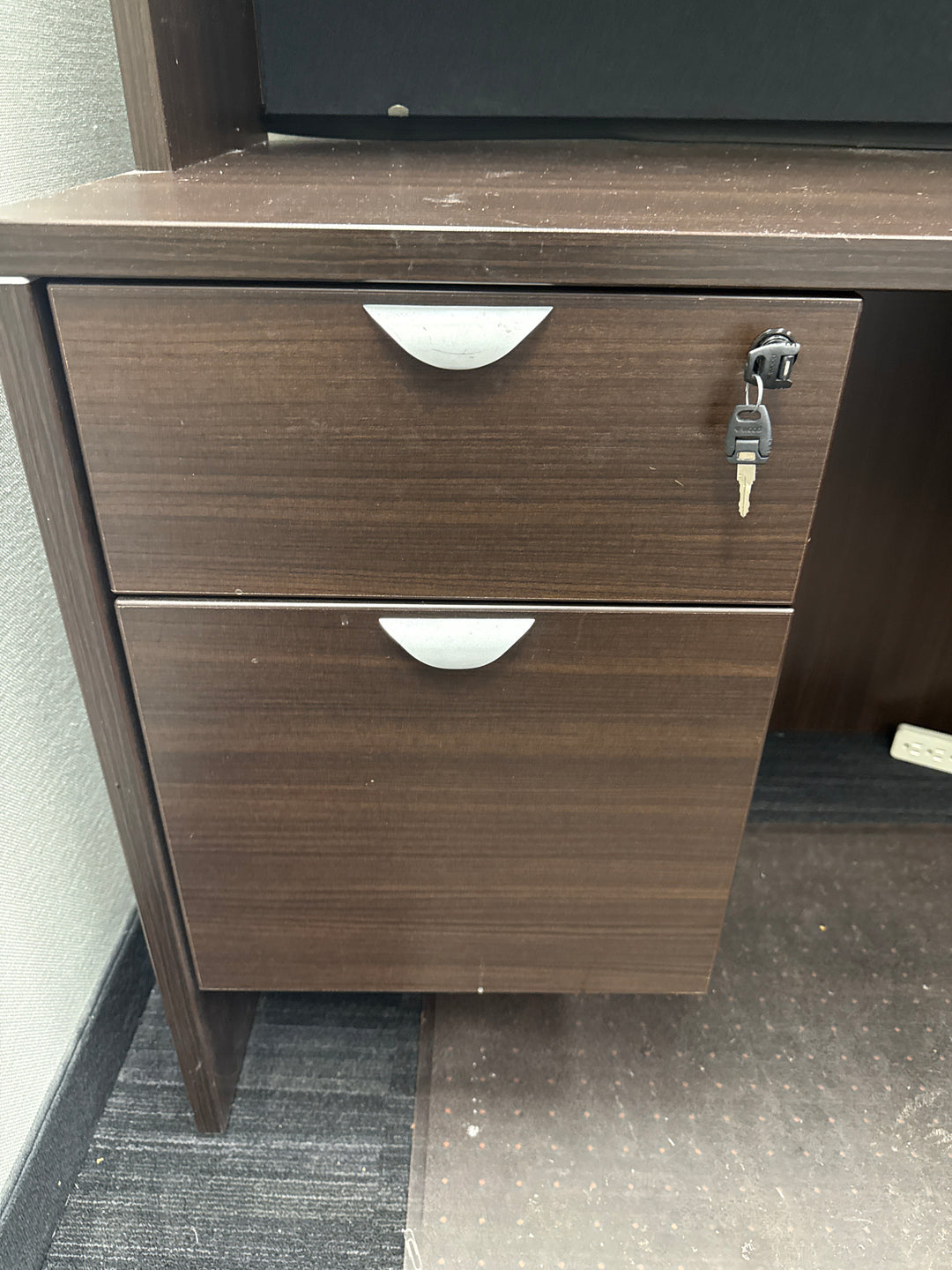 L-Shape Desk w/Hutch, BF Ped (Faded Surface)