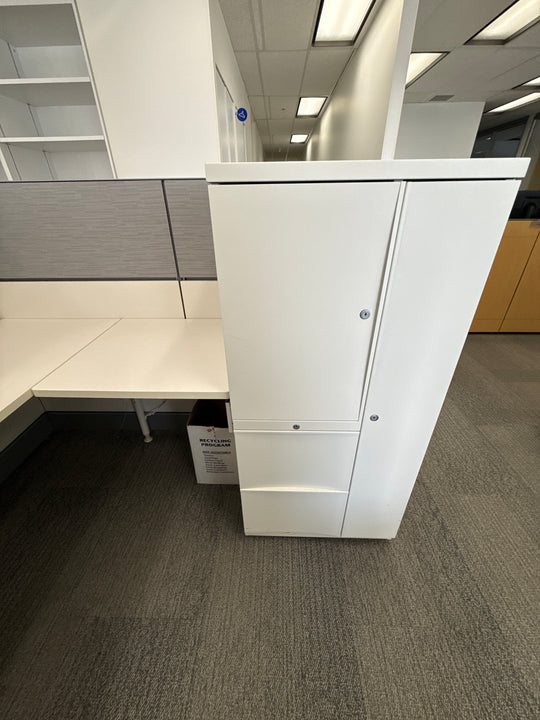 Teknion 6' x 6' L-Shape Workstation w/Storage Tower