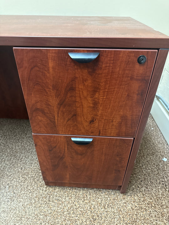L-Shape Desk w/BBF, FF Peds