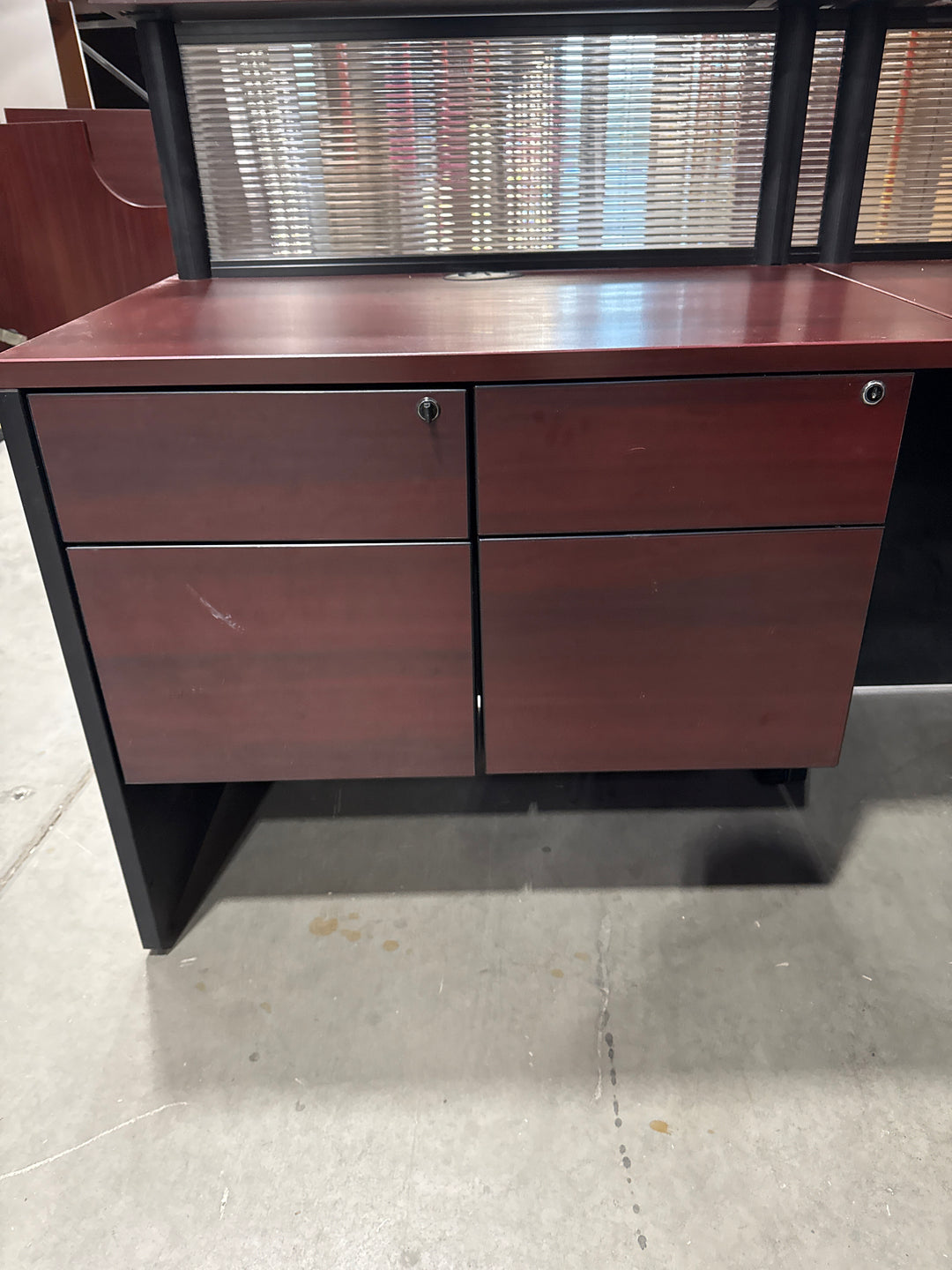 L-Shape Reception Desk w/BF Peds