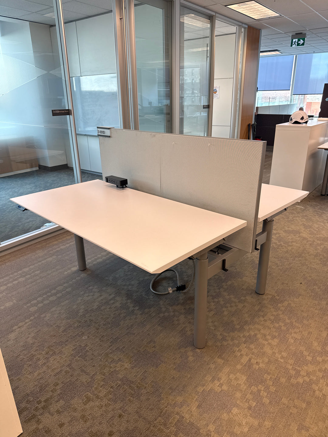 Knoll 2-Pod Electronic Sit Stand Workstation