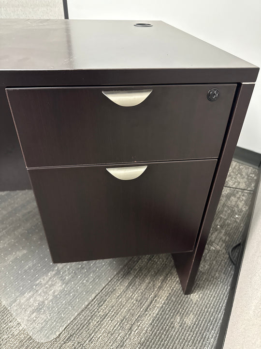 Straight Desk w/BF Ped