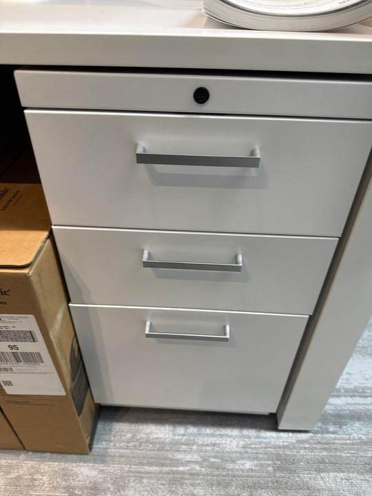 Straight Reception Desk w/BBF Ped