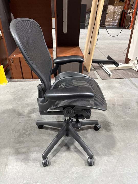 Herman Miller Aeron Size B Meeting Chair