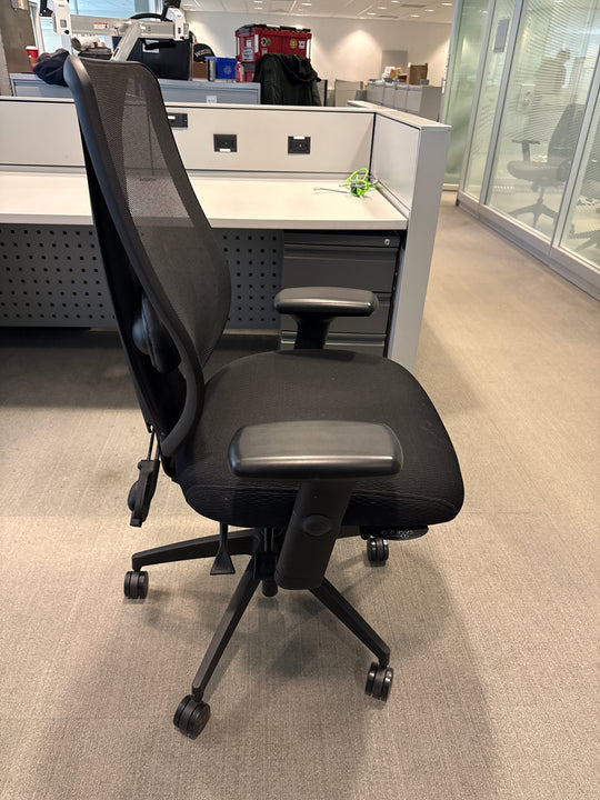 Ergocentric Task Chair
