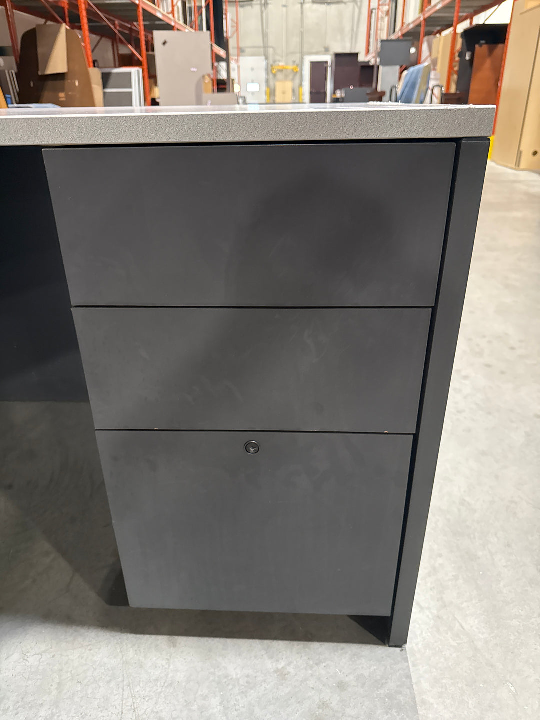 L-Shape Desk w/BBF Ped