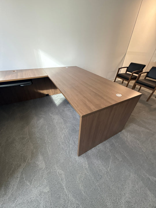 U-Shape Desk w/BBF Ped