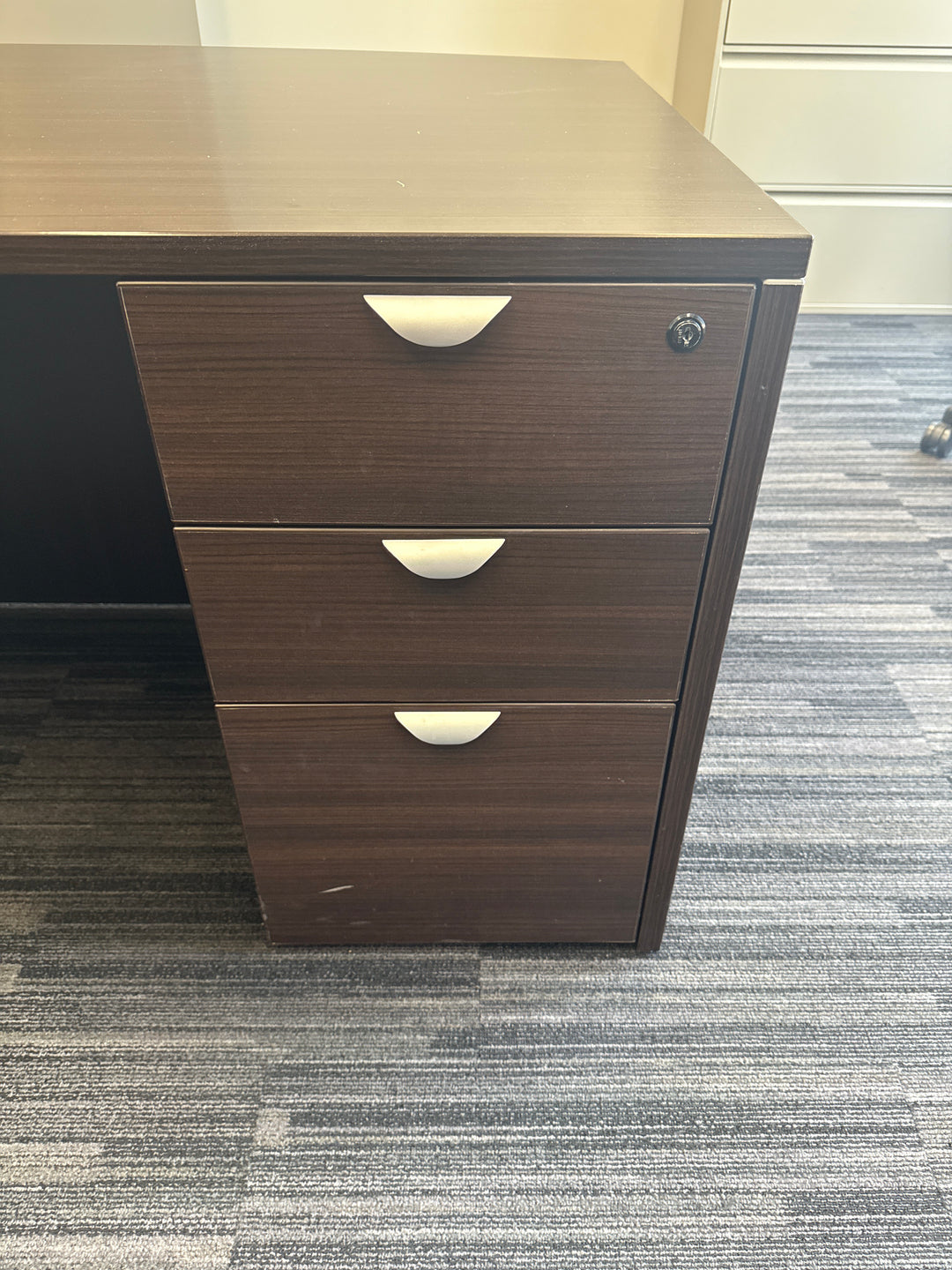 Bow Front U-Shape Desk w/Hutch, BBF Ped