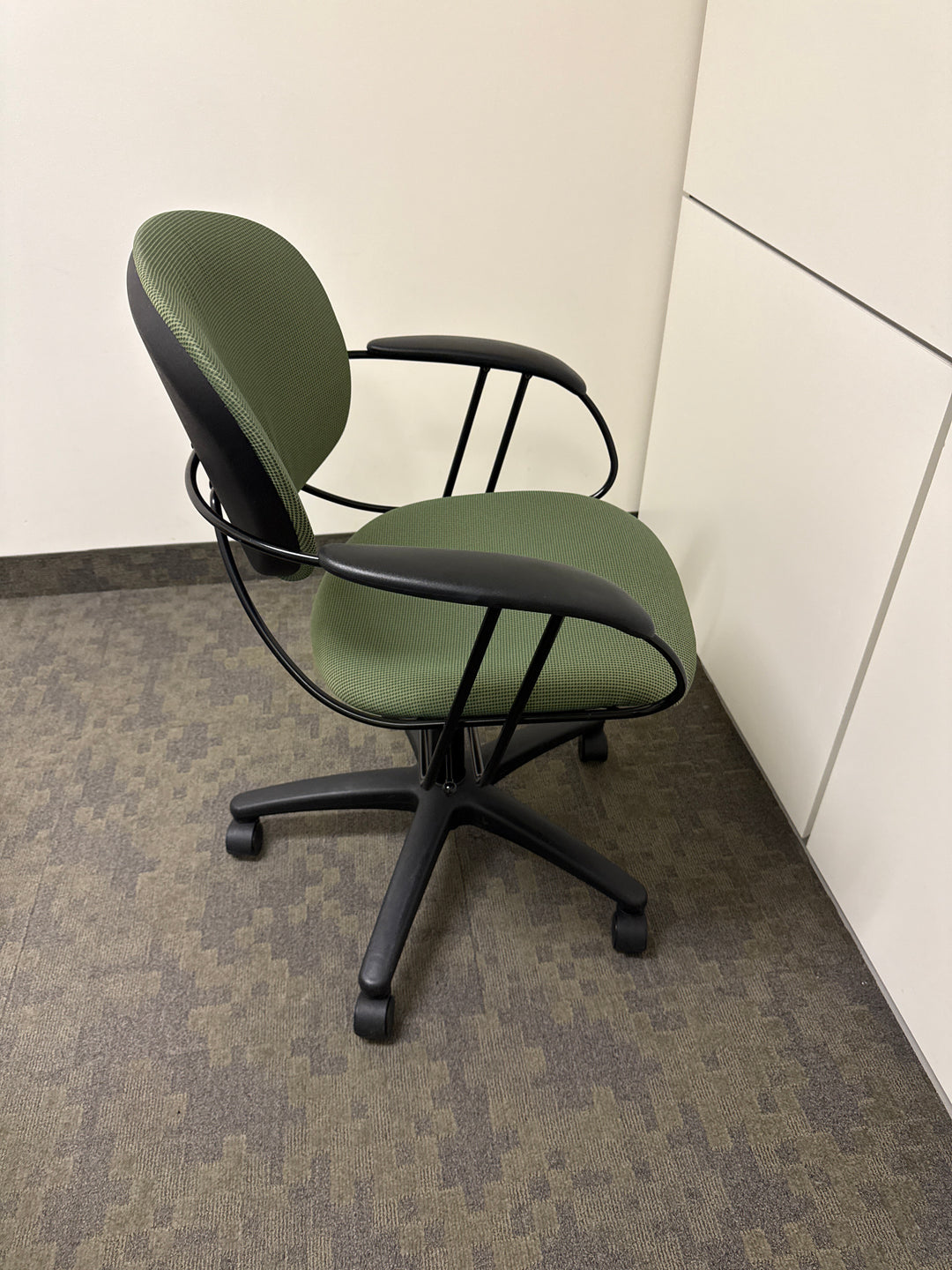 Steelcase Uno Meeting Chair