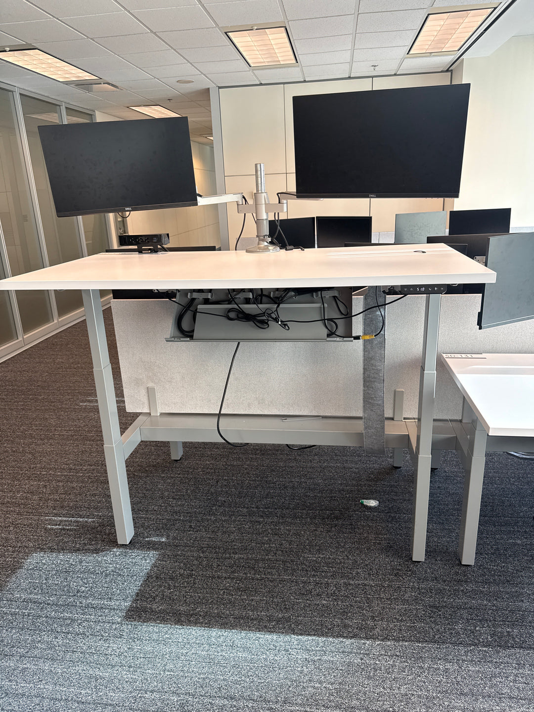 Knoll 4-Pod Sit Stand Workstation