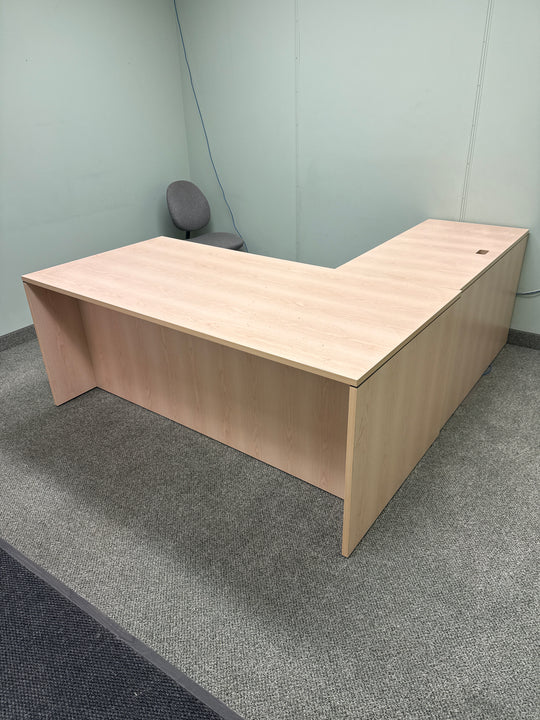 L-Shape Desk w/BBF Ped