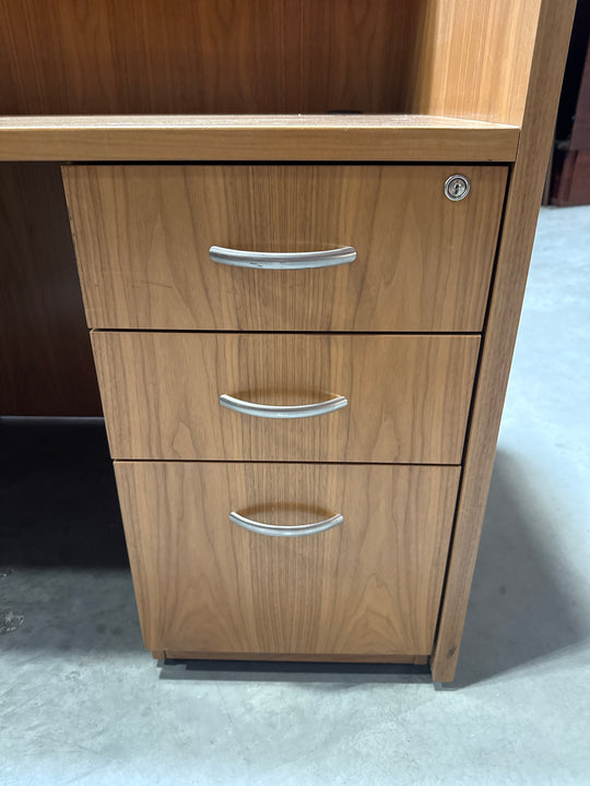 L-Shape Reception Desk w/Glass Top, Tackboard, BBF and FF Peds