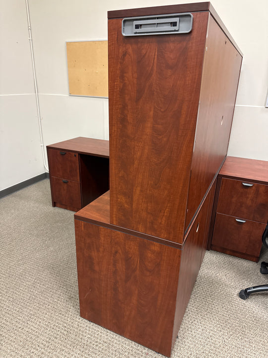 L-Shape Desk w/Hutch, BBF, FF Peds