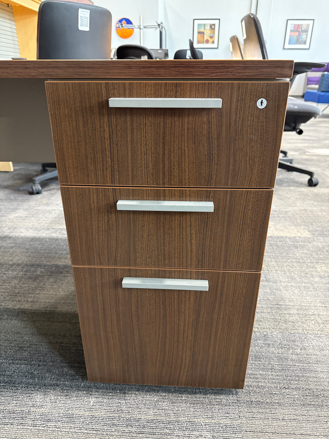 Teknion L-Shape Desk w/BBF Ped, Open Shelf
