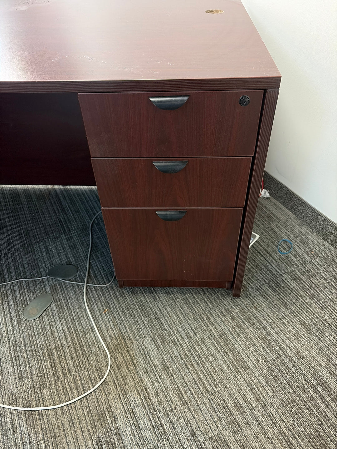 L Shaped Desk w/FF and BBF Peds