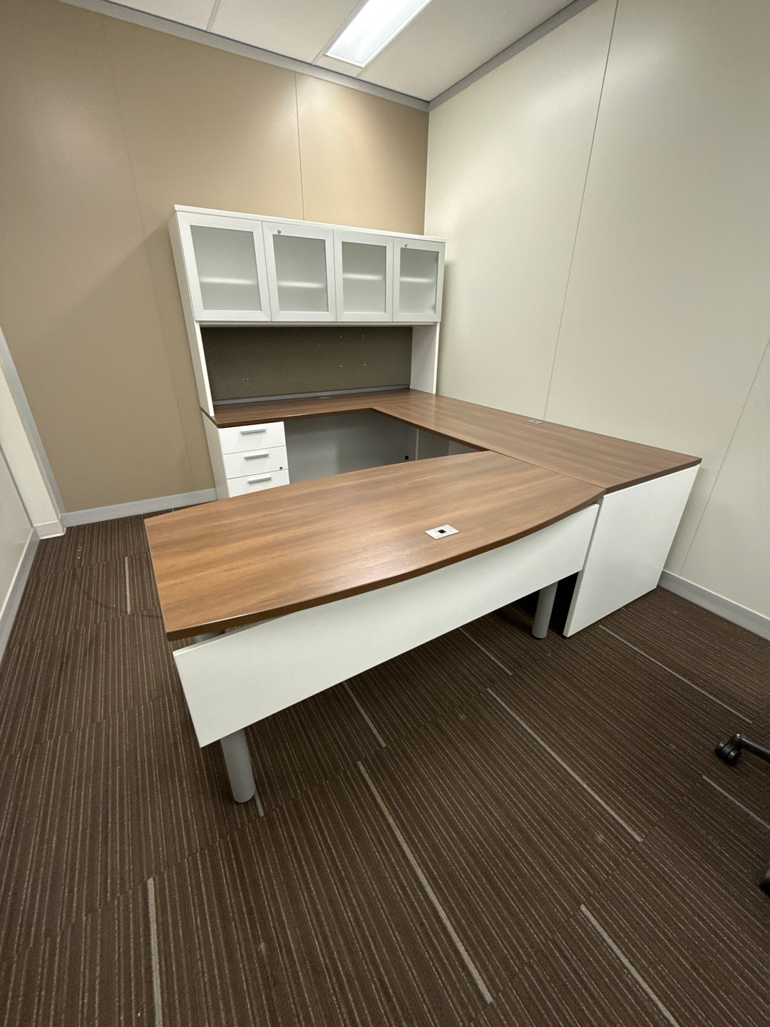 U-Shape Desk w/Hutch, BBF Ped