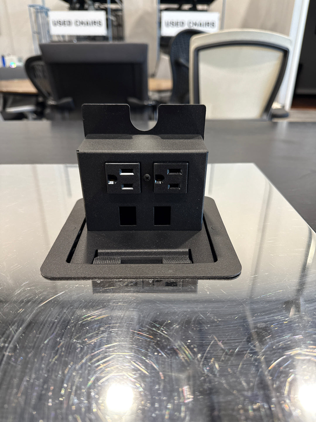 7.5’ Rectangle Boardroom Table w/Electrical