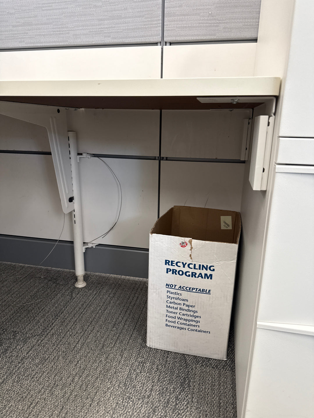 Teknion 6' x 6' L-Shape Workstation w/Storage Tower