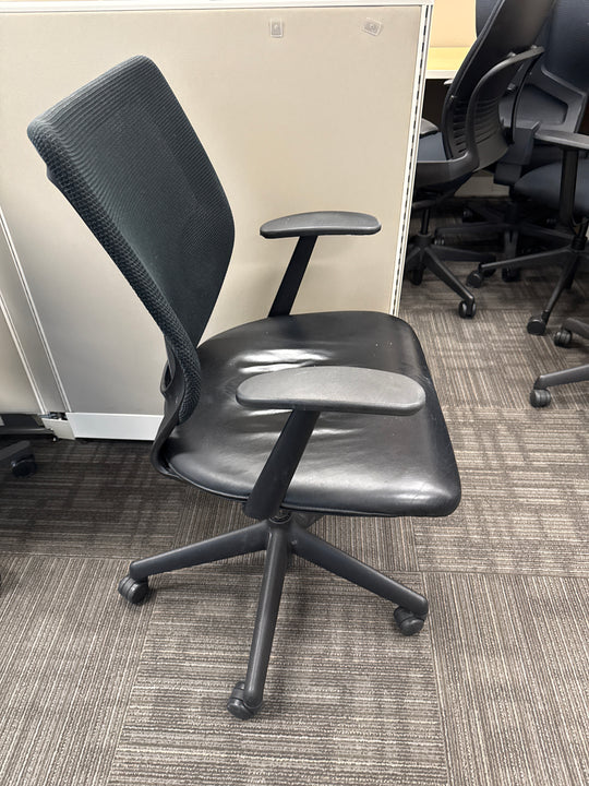 Keilhauer Simple Meeting Chair w/Leather Seat