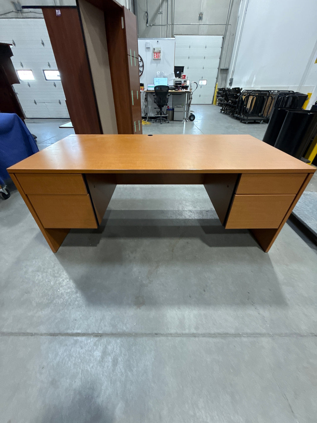 Straight Desk