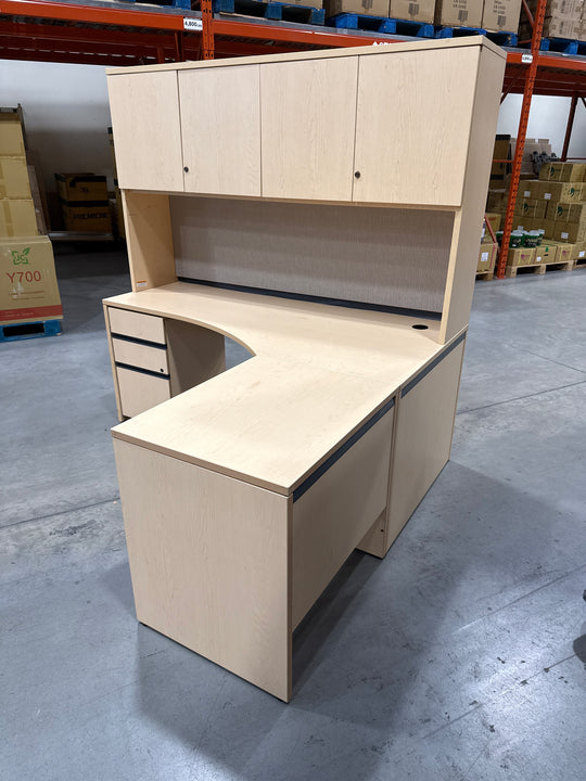L-Shape Desk w/Hutch and BBF Ped