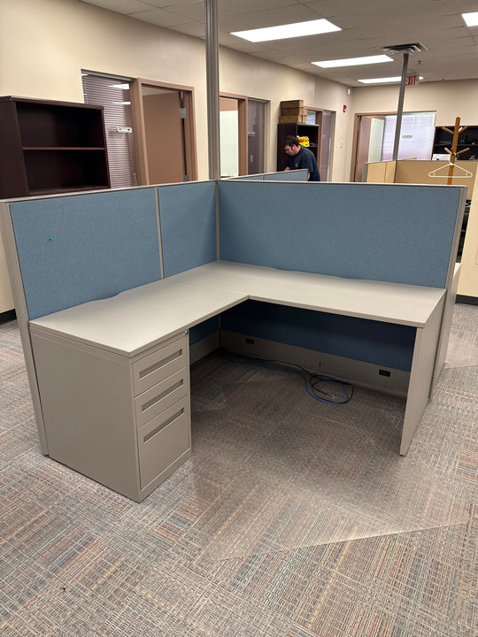 5' x 5' Boulevard 2-Pod L-Shape Workstation w/BBF Peds