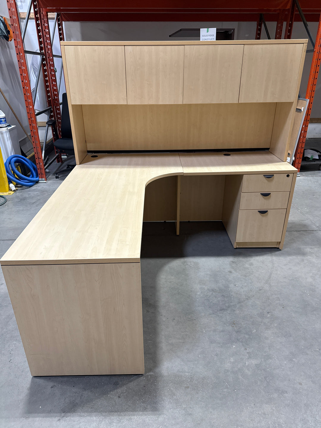 L-Shape Desk w/Hutch, BBF Ped