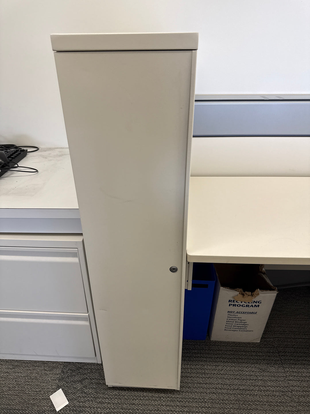 U-Shape Reception Desk w/Wardrobe and BBF (Reversible)