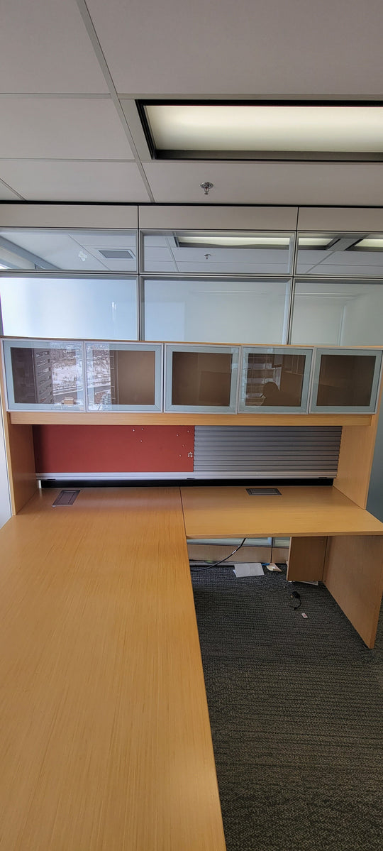 Teknion L-Shape Desk w/Hutch, Surface Power and BBF Ped