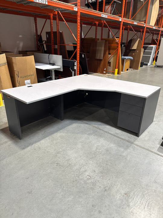 L-Shape Desk w/BBF Ped