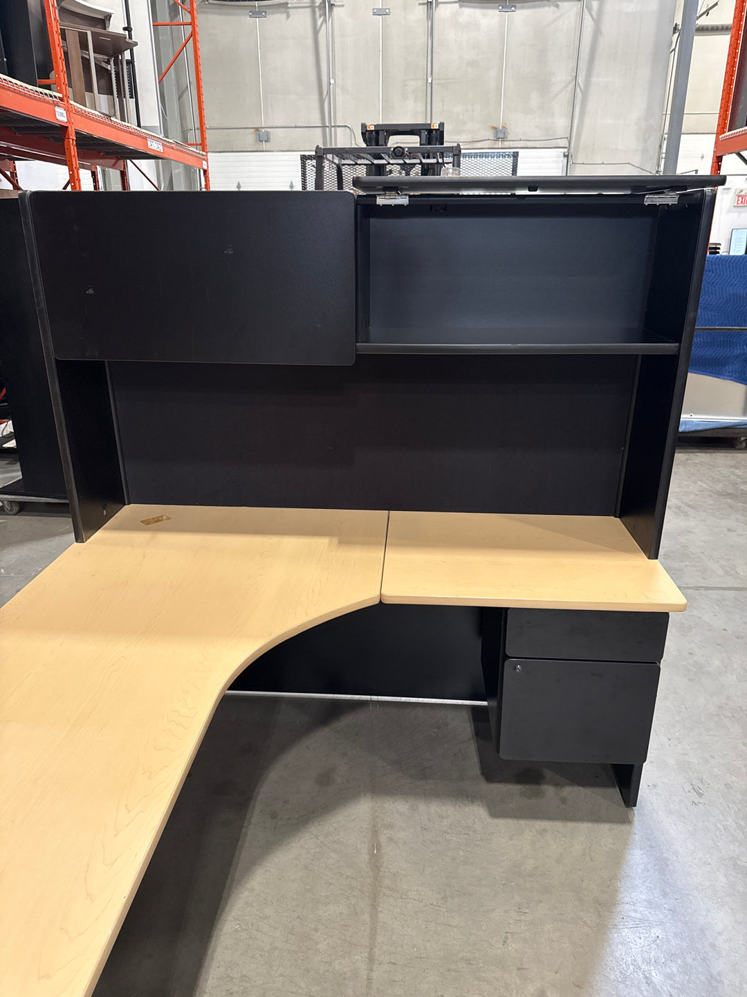 L-Shape Desk w/Hutch and BF Ped