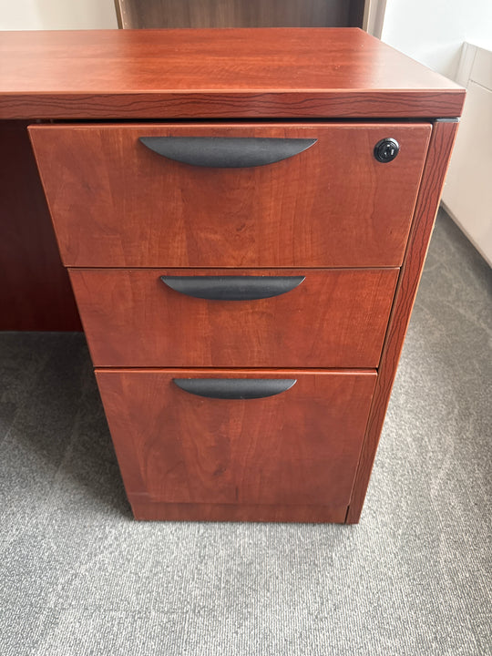 L-Shape Desk w/BBF Ped