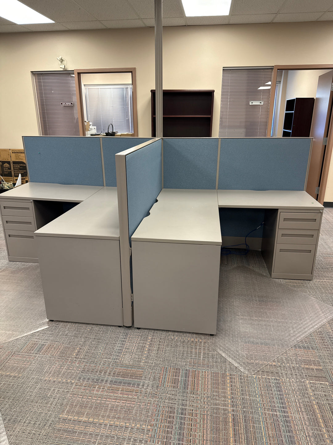 5' x 5' Boulevard 2-Pod L-Shape Workstation w/BBF Peds